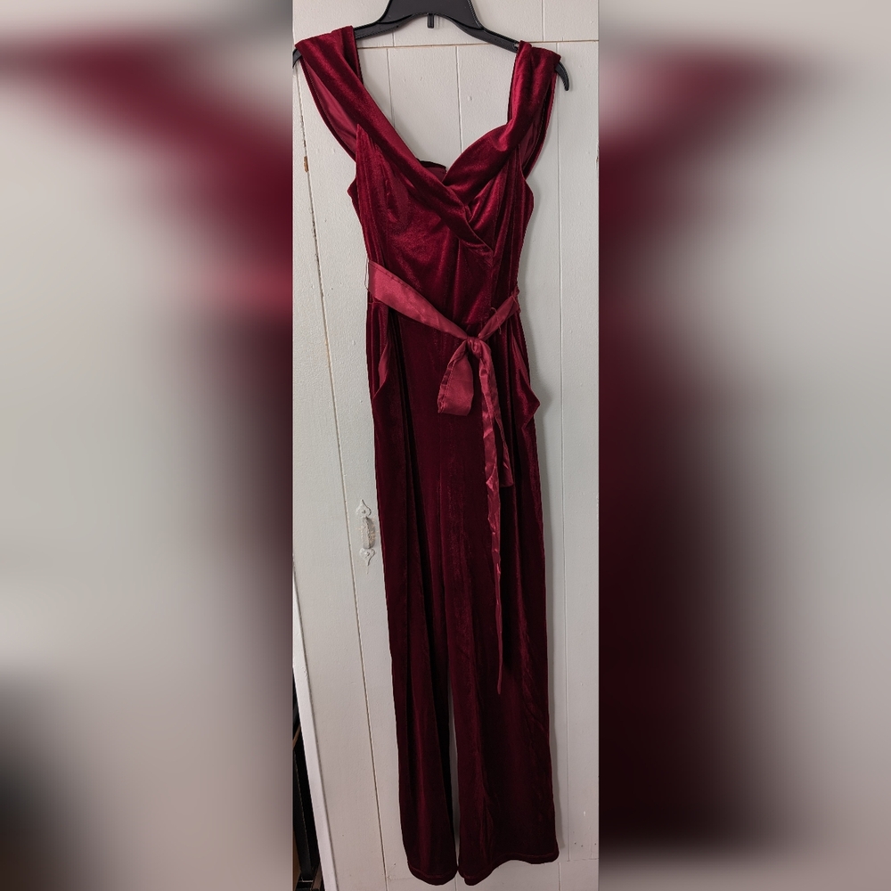 Premier Amour Red Velvet Pant Jumpsuit Women’s Size 14 New With Tags
